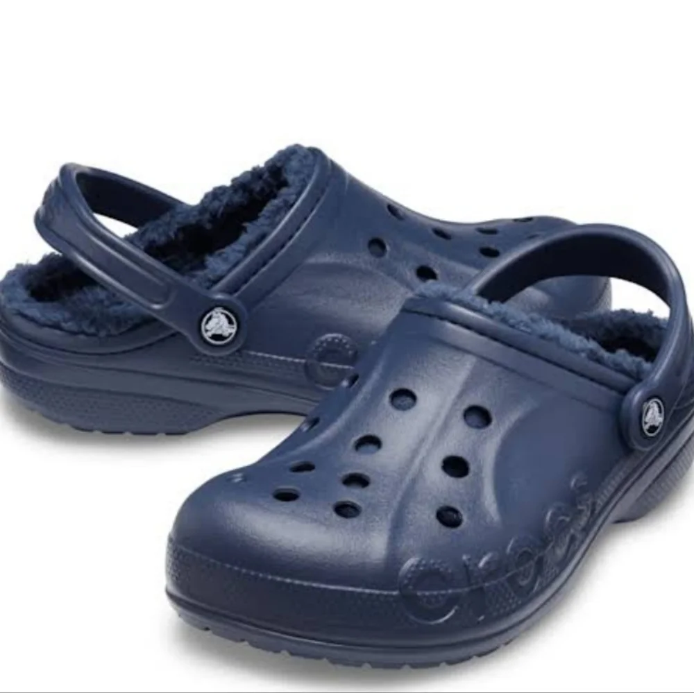 Crocs Junior boy insulated lined sandals flip flop shoes sz J2